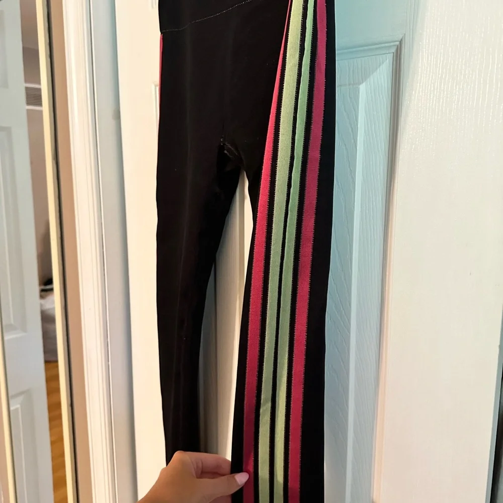 Fabletics Workout Set - Picture 3 of 6